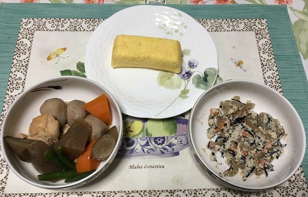 わんまいるの『旬の手作りおかずセット』紀州うめどりの筑前煮、ひじきの白和え、玉子焼き